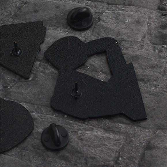 NEW Kermit The Frog Iced Tea Enamel Pin - Picture 2 of 2